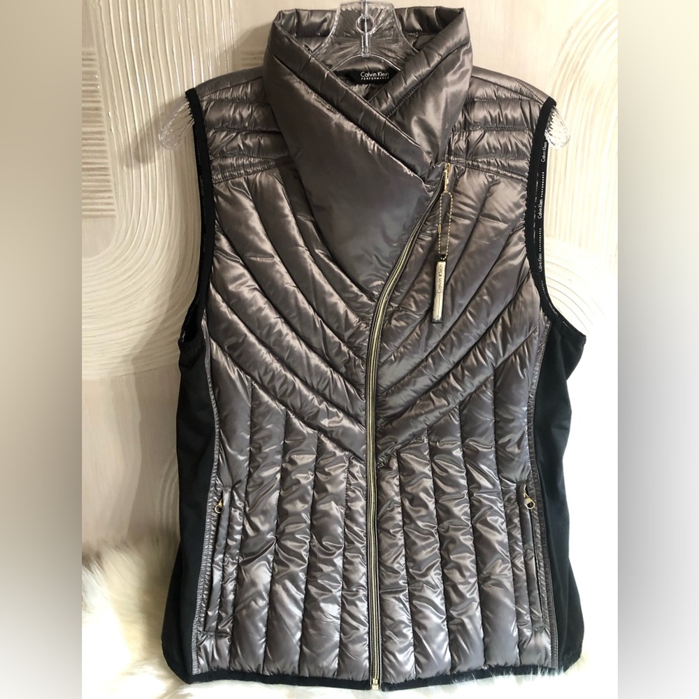 Calvin Klein Performance Vest. New without Tags